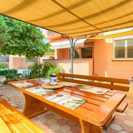 Apartman Bor Krk Крк Екстер'єр фото
