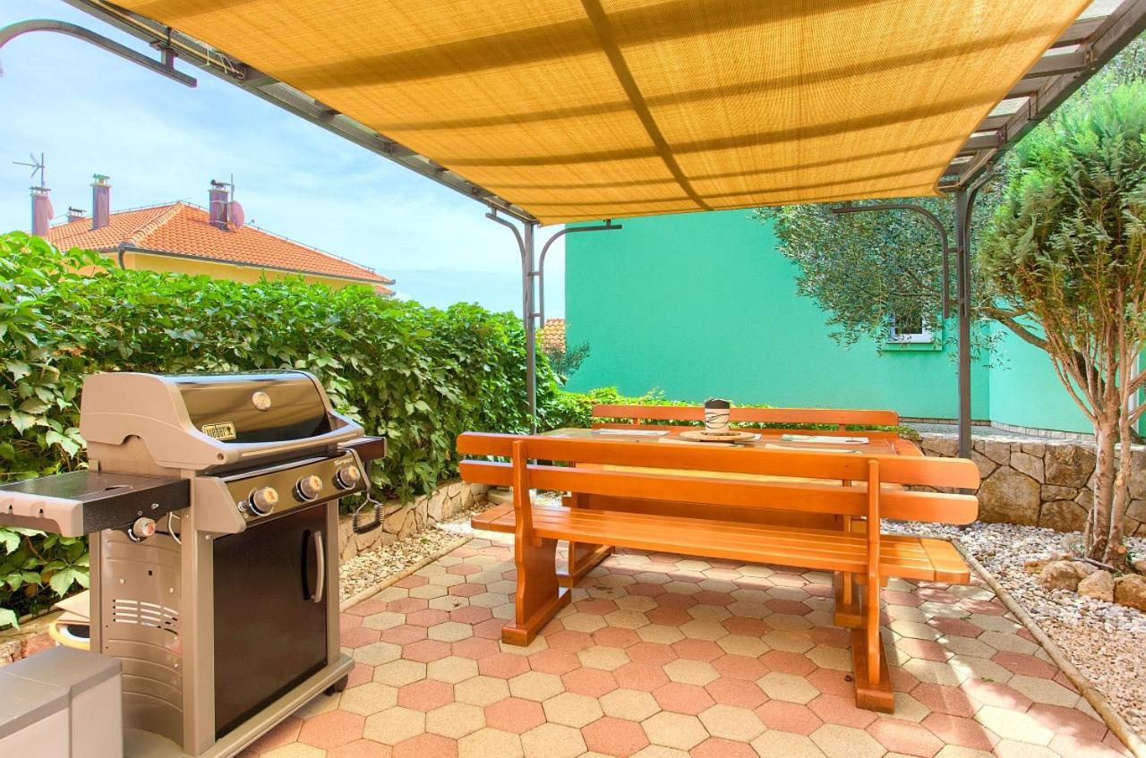 Apartman Bor Krk Крк Екстер'єр фото