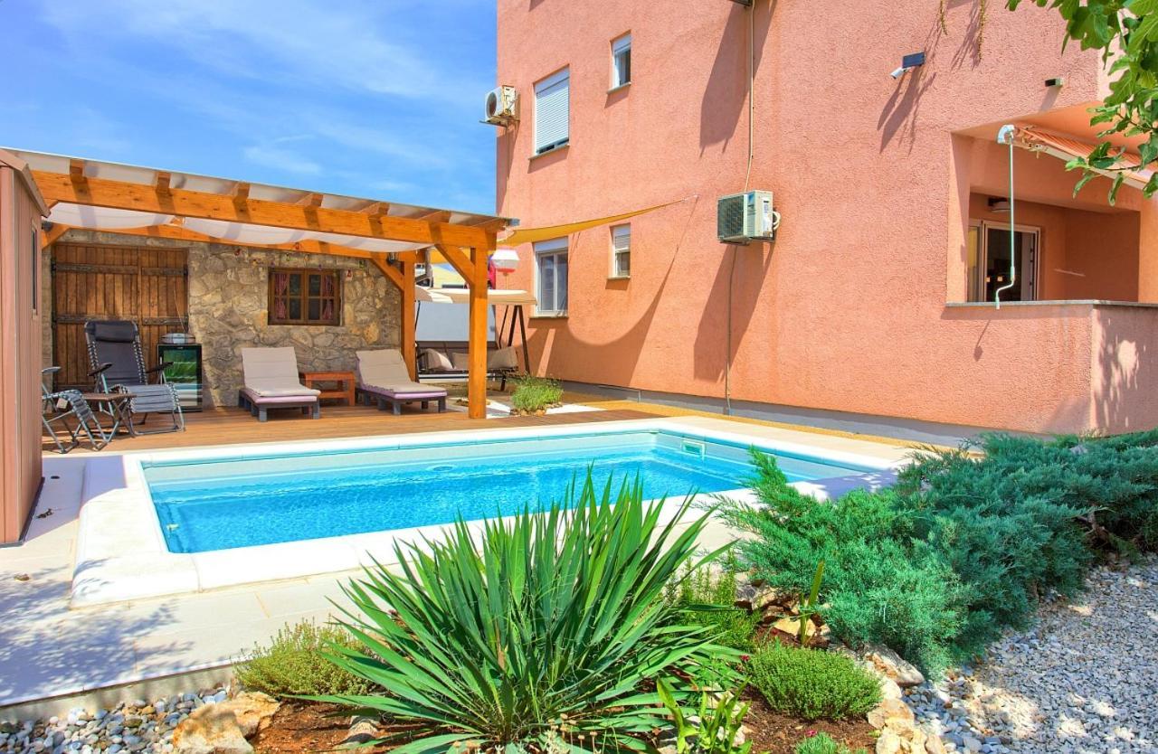 Apartman Bor Krk Крк Екстер'єр фото
