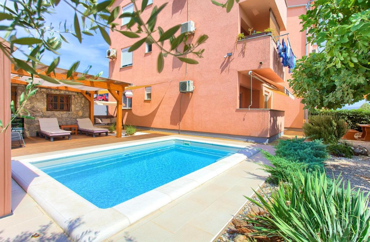 Apartman Bor Krk Крк Екстер'єр фото